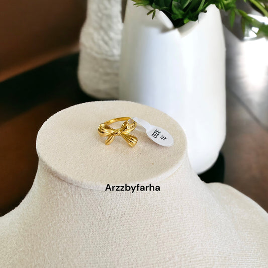 Small Bow Finger Ring