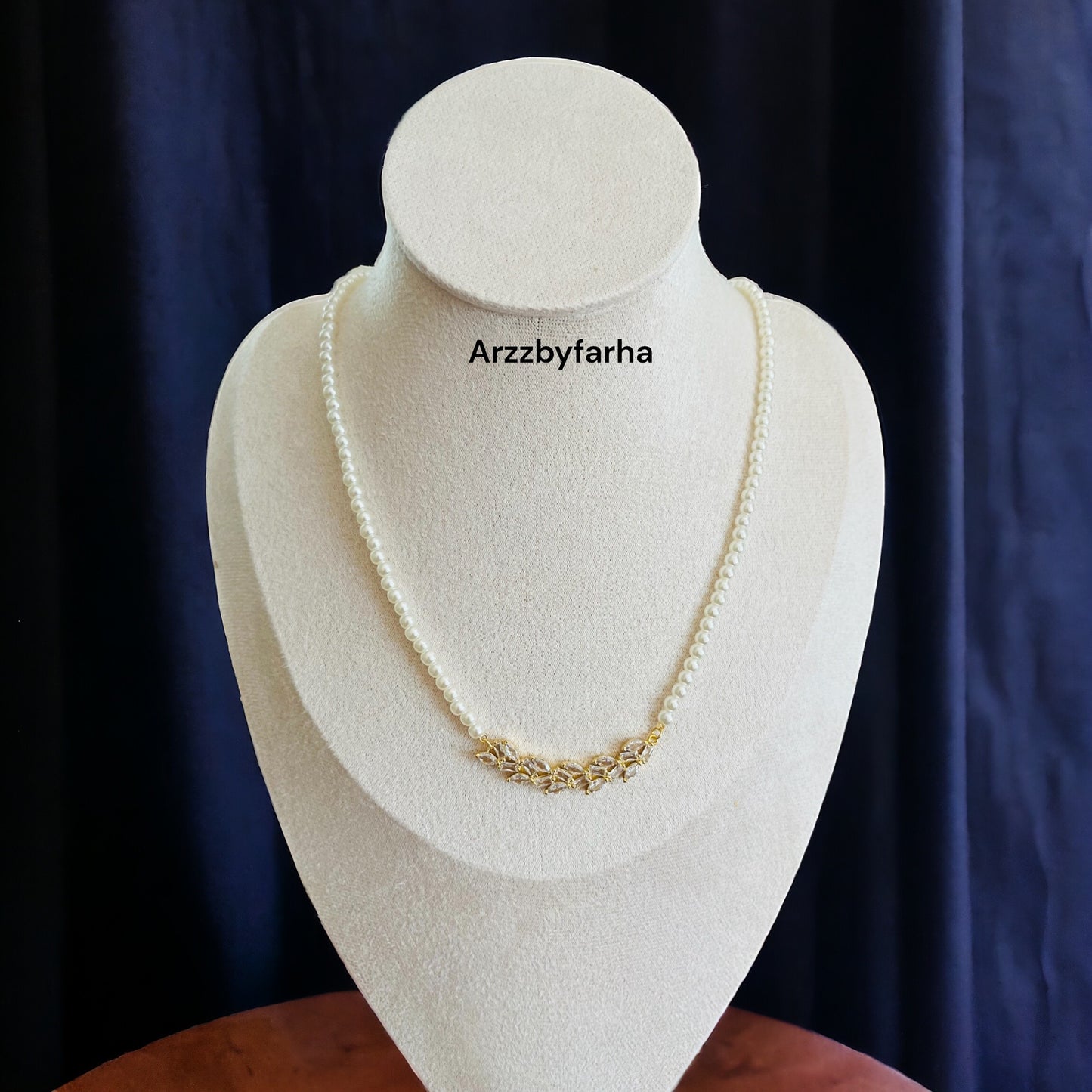 Leaf Shaped Crystal Pearl Necklace