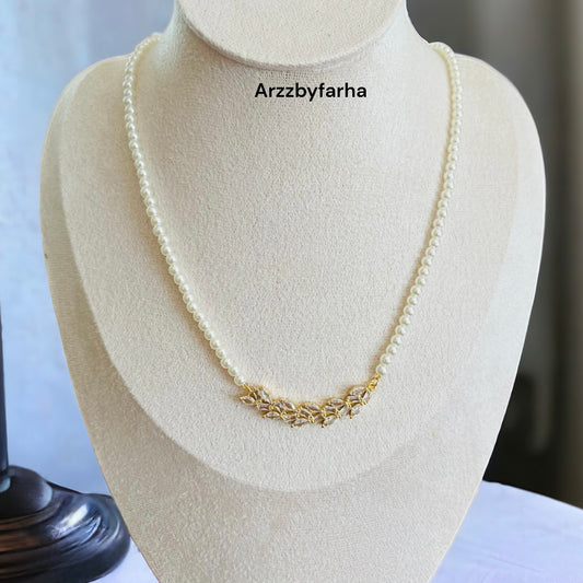Leaf Shaped Crystal Pearl Necklace