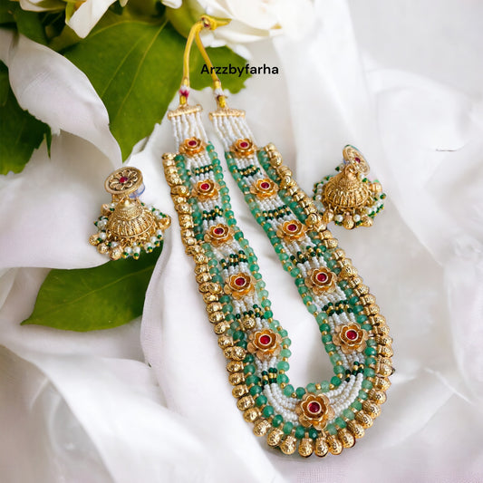 Multilayered Beads & Pearl Short Necklace