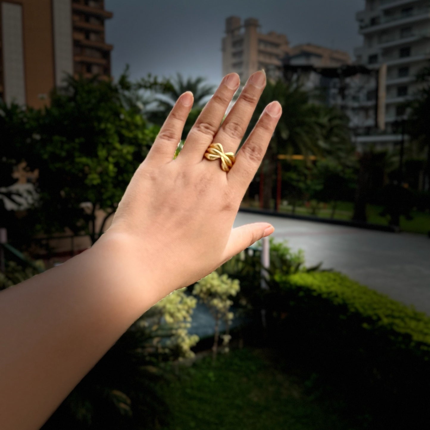 Gold Bow Finger Ring