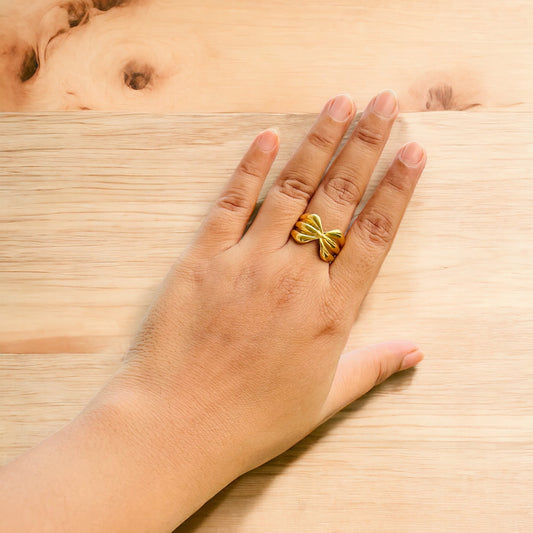 Gold Bow Finger Ring