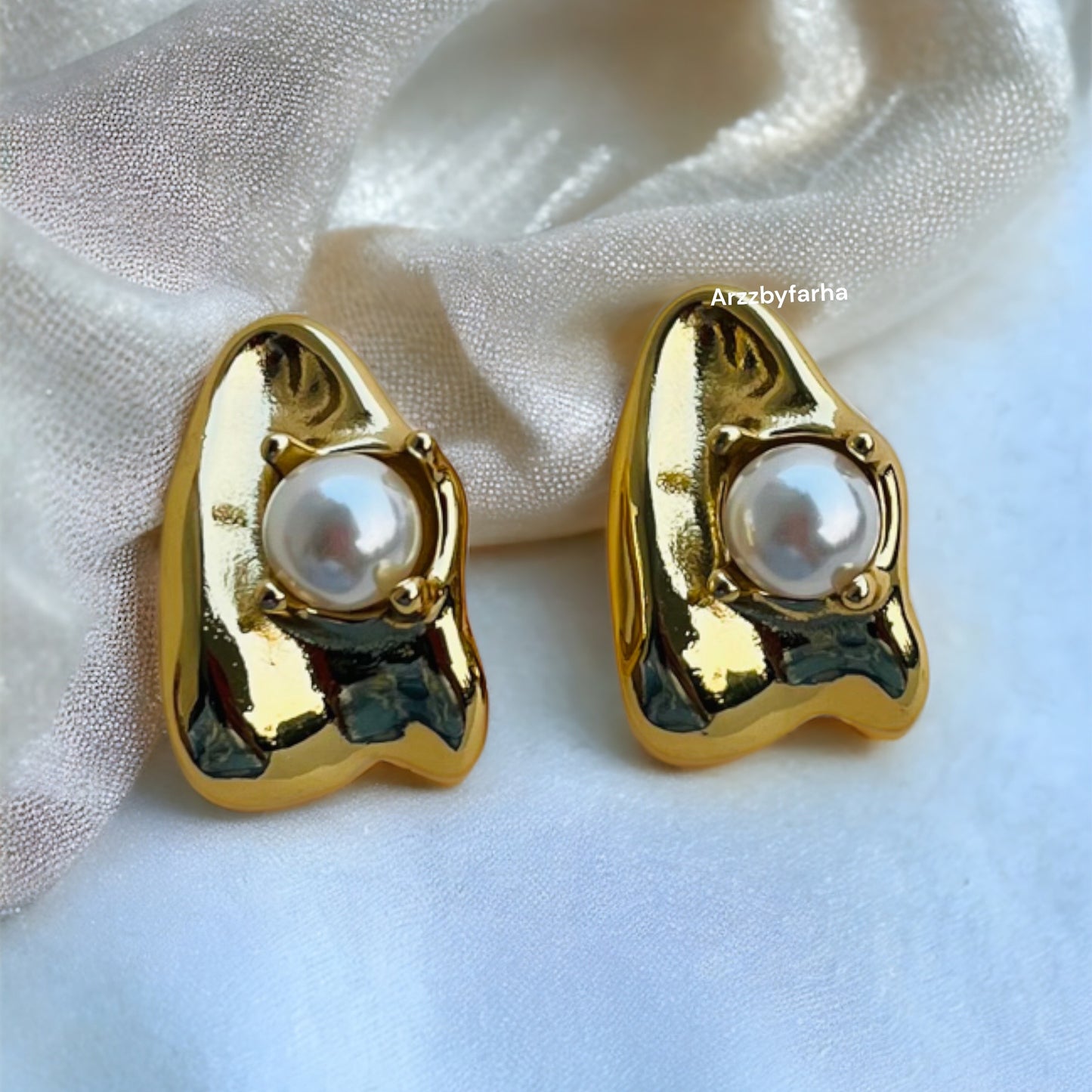 Gold Pearl Studs Earrings