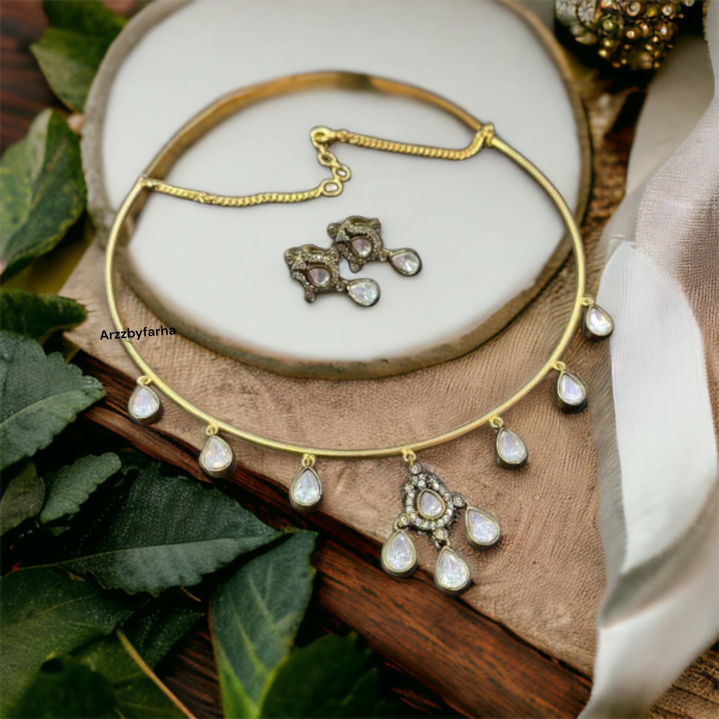 Statement Hasli Necklace Set