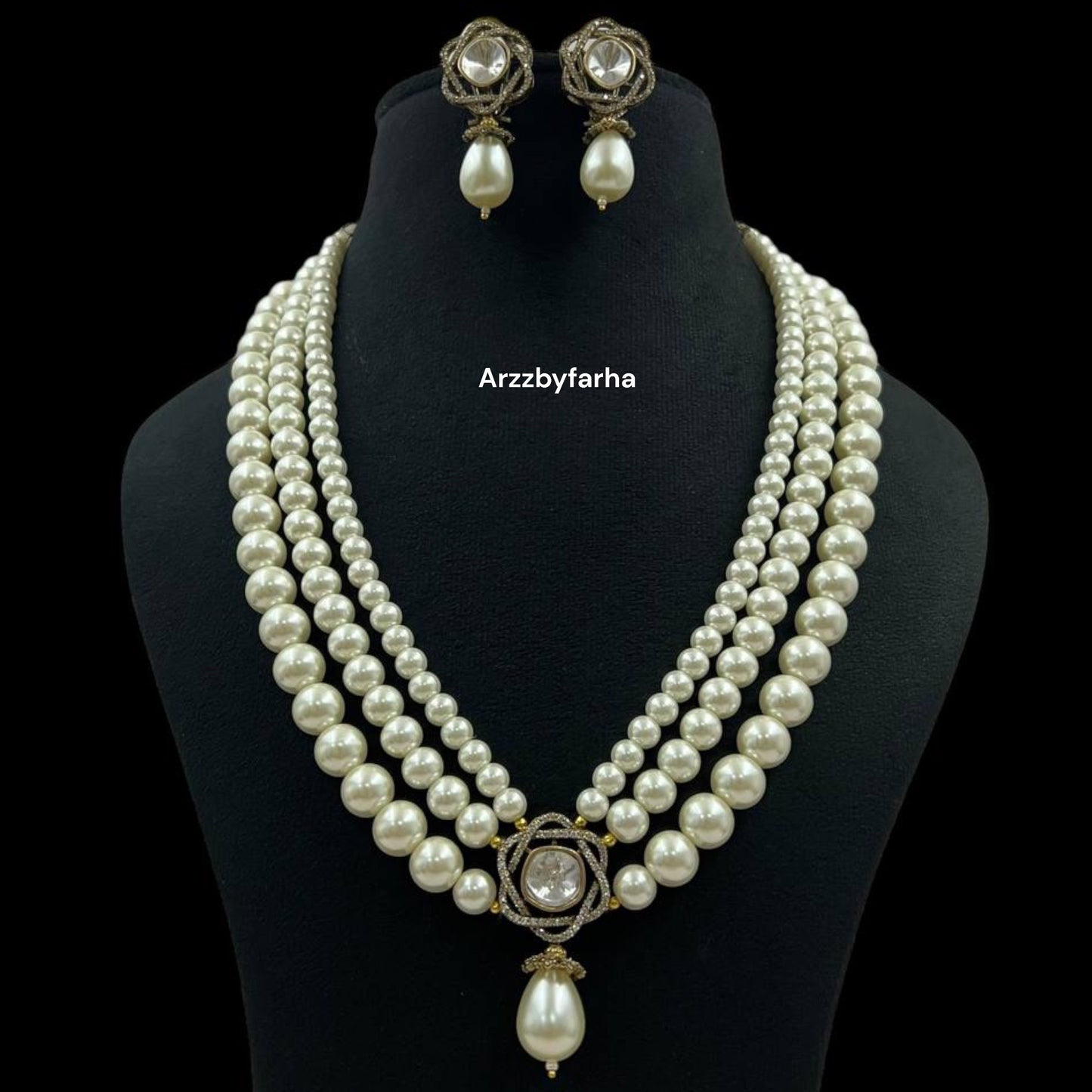 3 Layer Pearl With Victorian Pendant Necklace