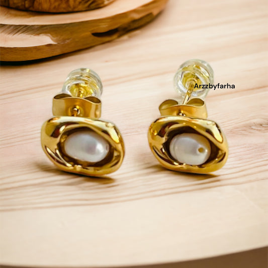Gold Fresh Water Pearl Earrings