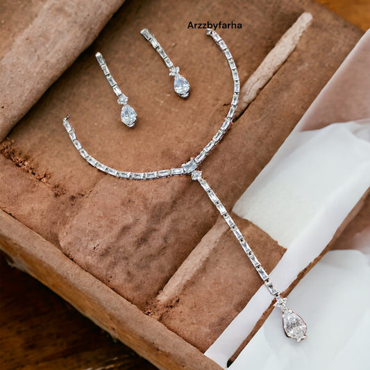 White AD Zircon Necklace Set