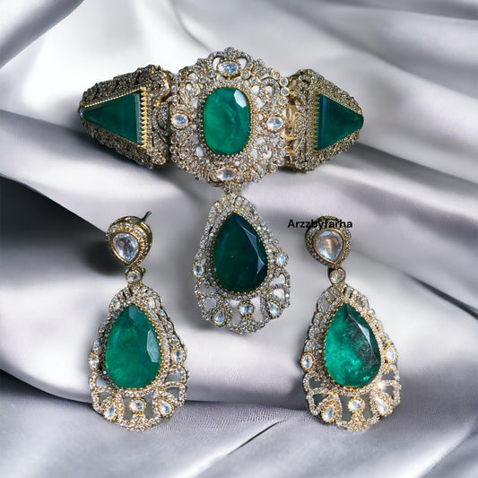 Victorian Emerald Green Necklace Set