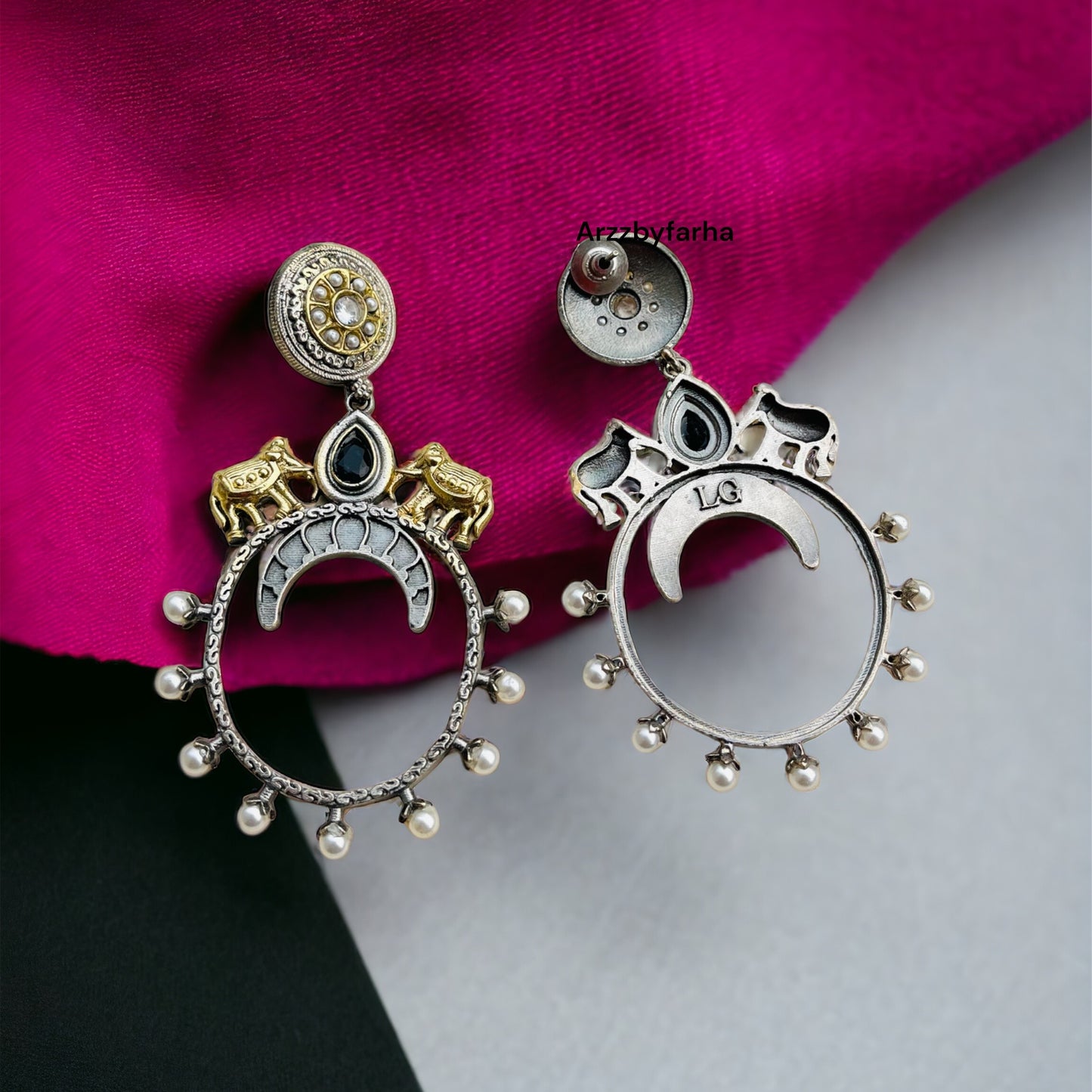 Dual Tone Black Oval Shape Earrings