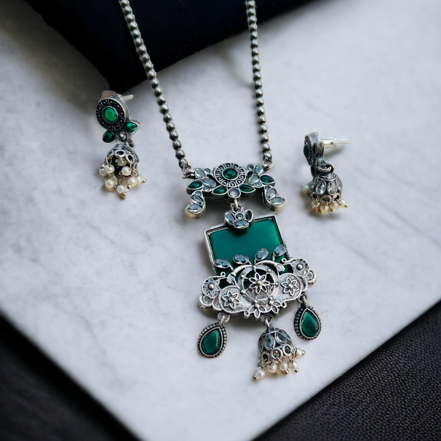 Dual Tone Green Necklace Set