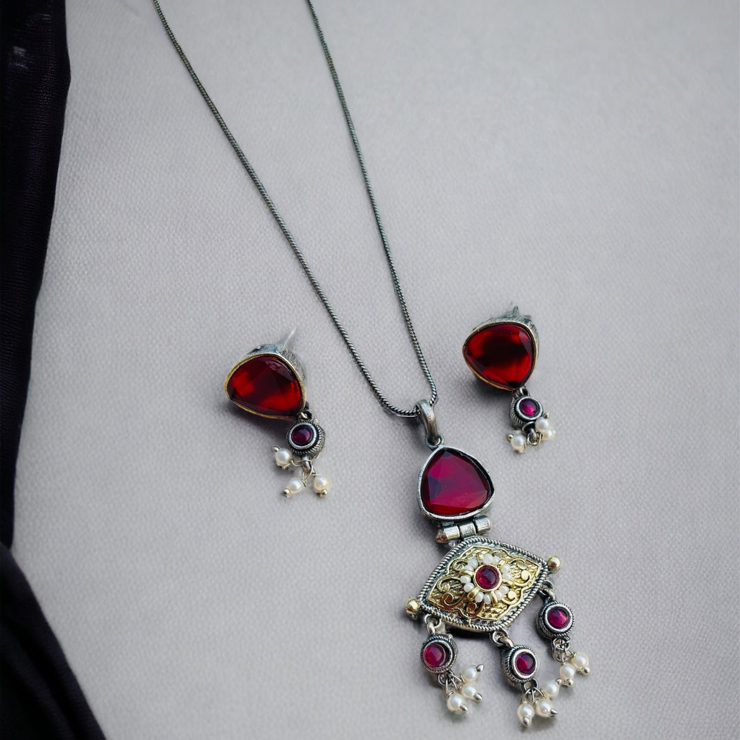 Dual Tone Fusion Sleek Necklace Set