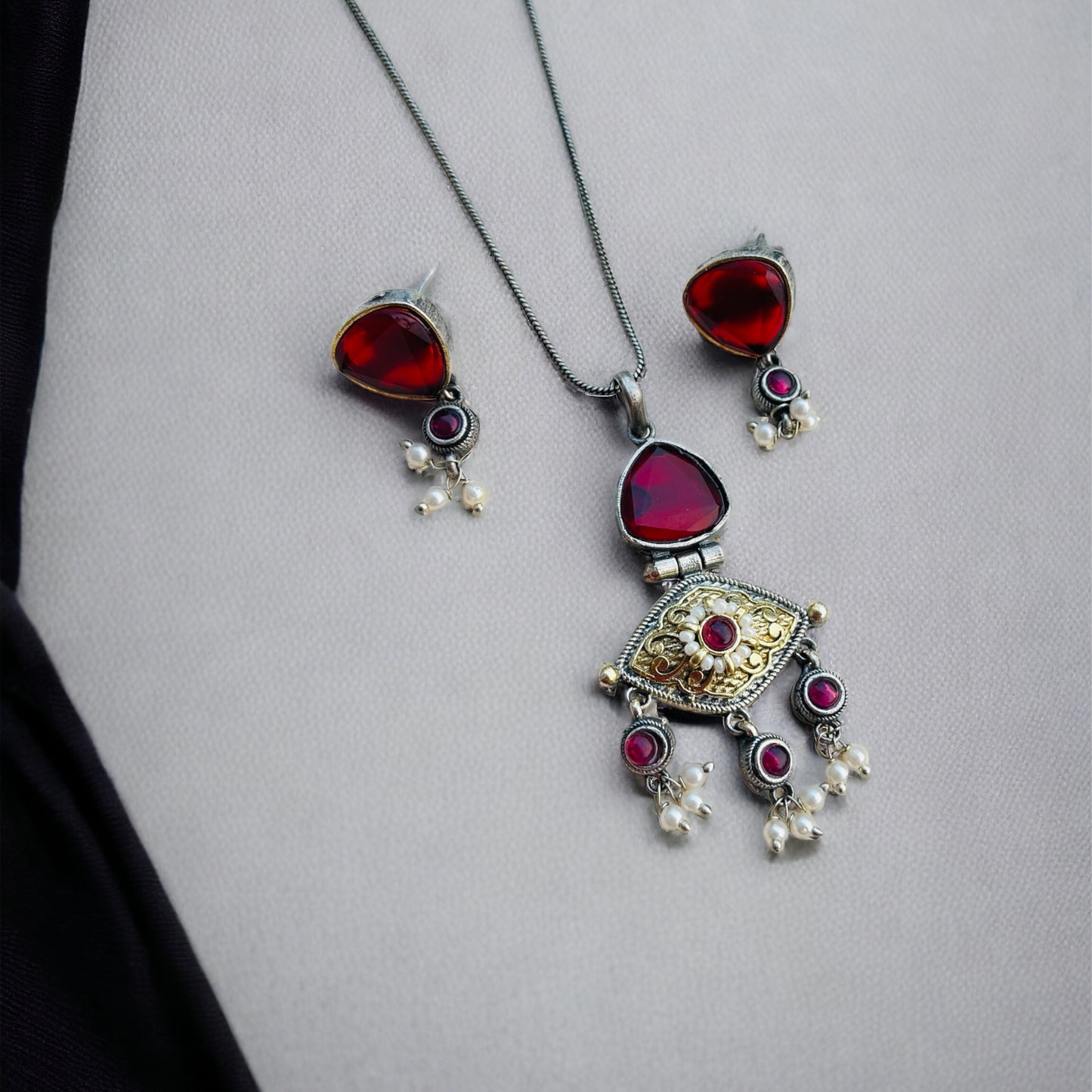 Dual Tone Fusion Sleek Necklace Set