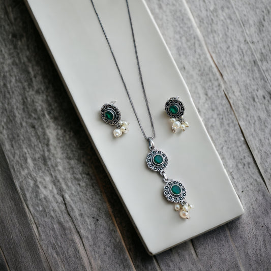 Green Drop Sleek Necklace Set