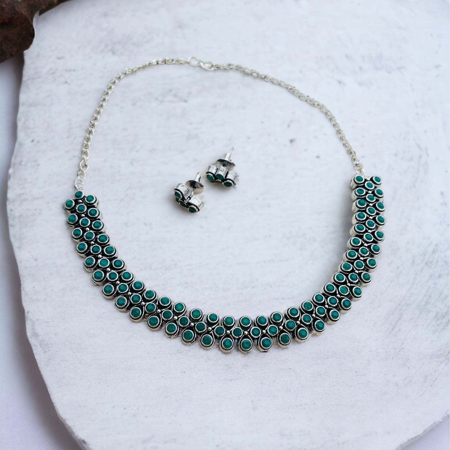 Green Stone Neckline Necklace Set