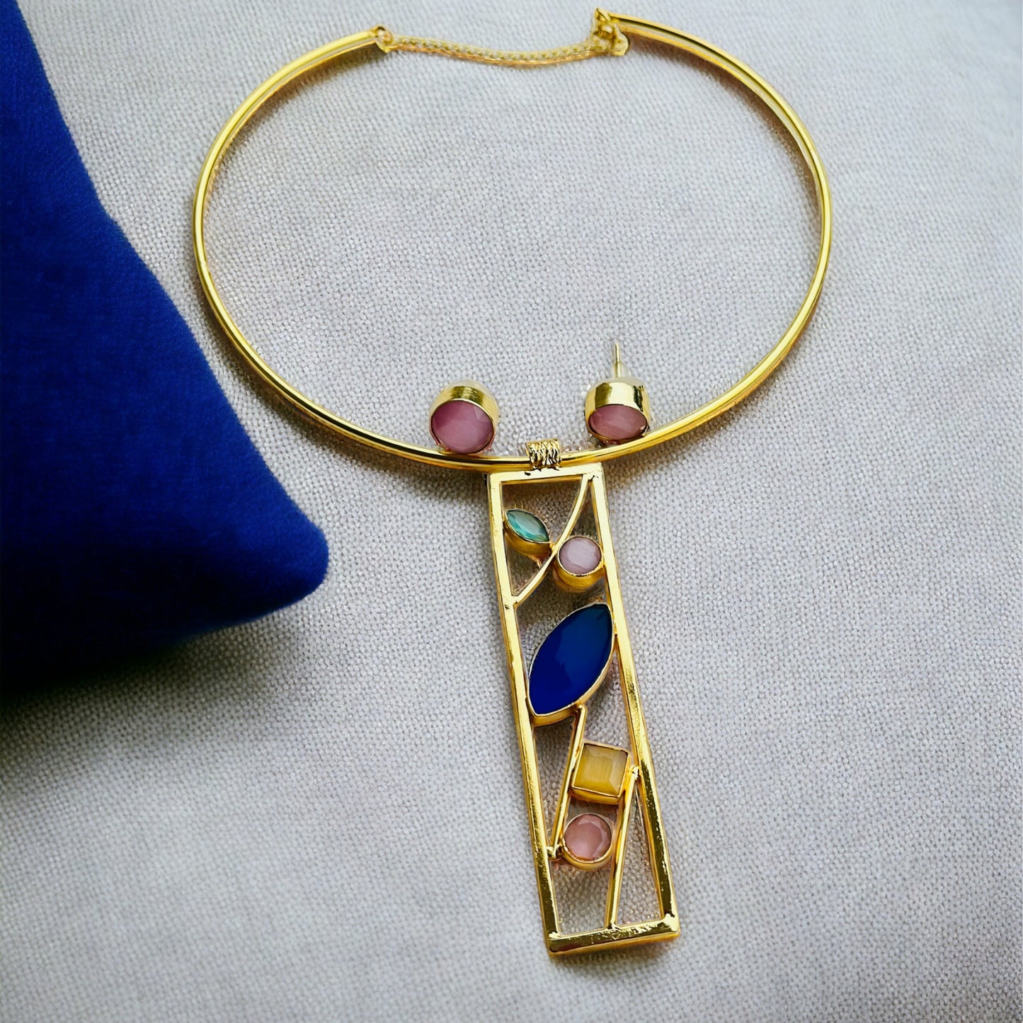 Multicolor Stone Hasli Necklace Set