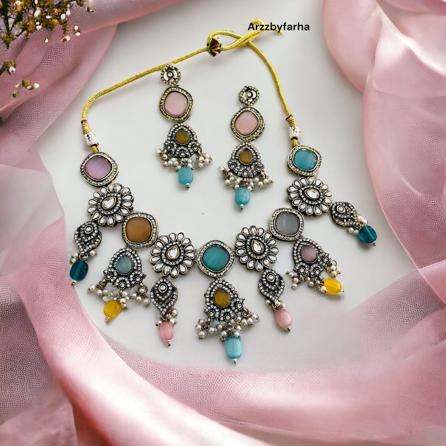 Victorian Finish Multicolor Necklace Set