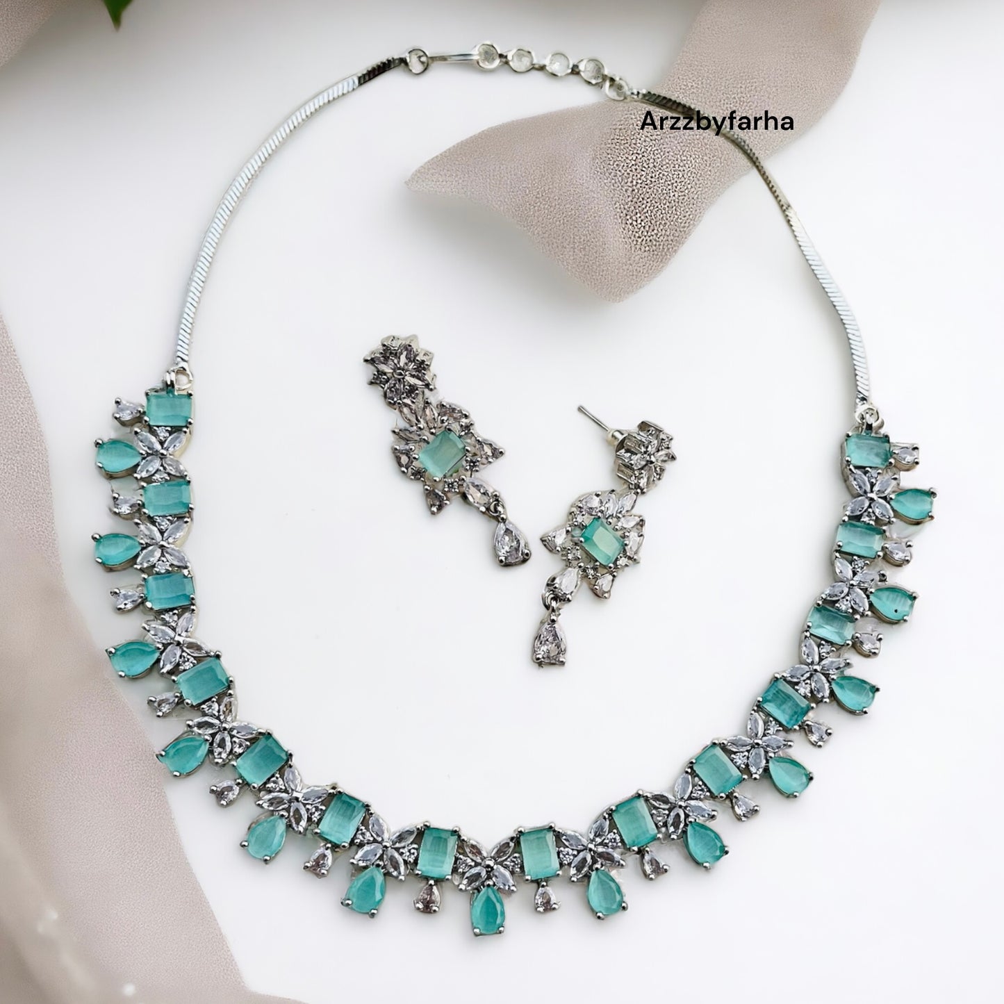 Sea Green & White Necklace Set
