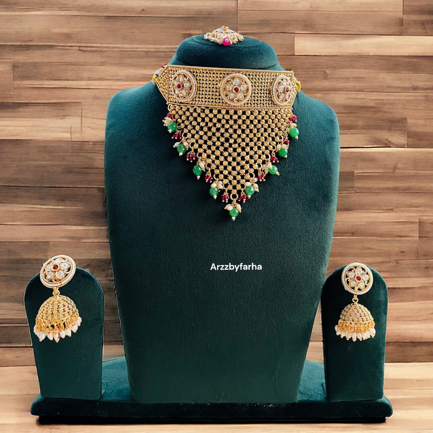 Kundan & Pearl Gold Necklace Set