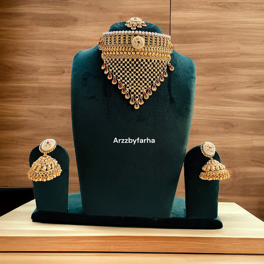 Kundan & Pearl Gold Necklace Set