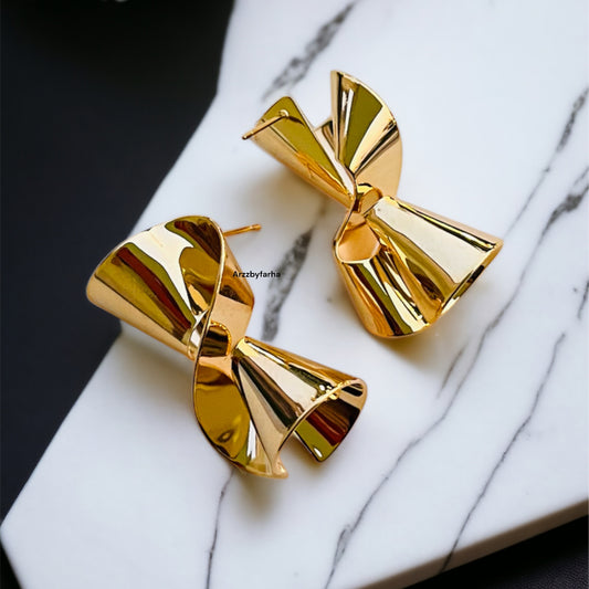18k Gold Twisted Studs Earring
