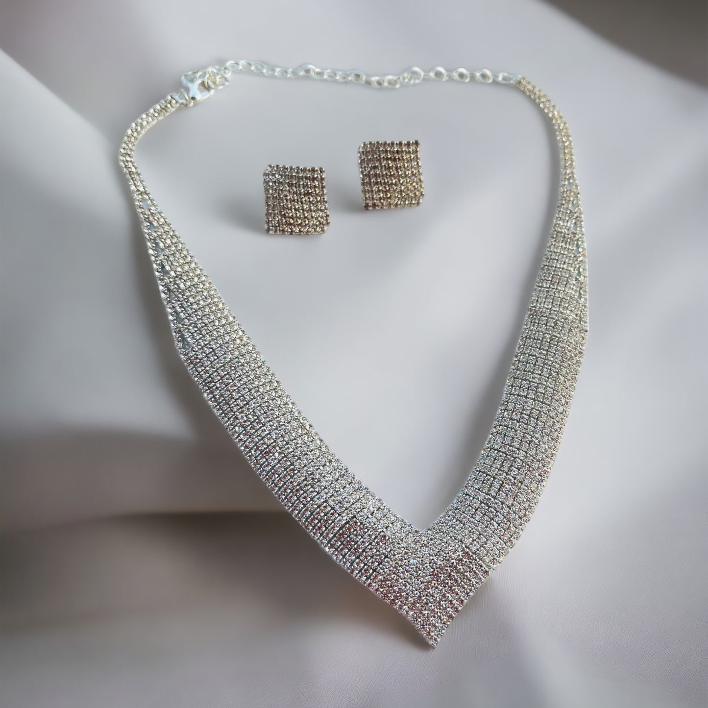White Crystal Studded Necklace Set