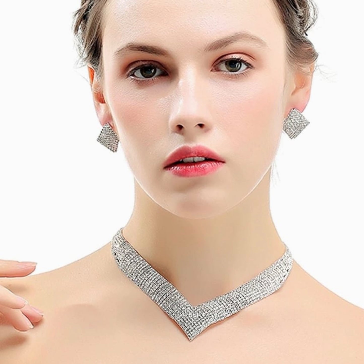 White Crystal Studded Necklace Set