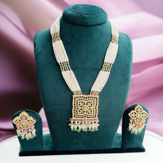 Multilayered Chid Pearl Necklace Set