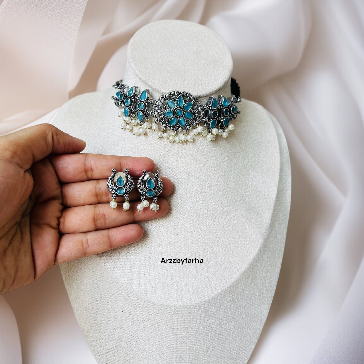 Zoya Choker Necklace Set