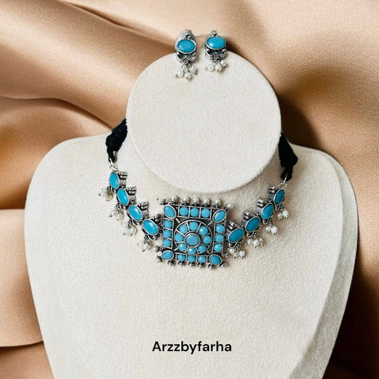 Kia Choker Necklace Set