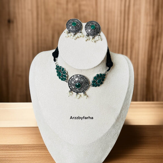 Kia Choker Necklace Set