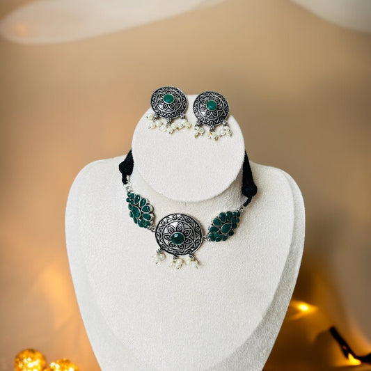 Kia Choker Necklace Set