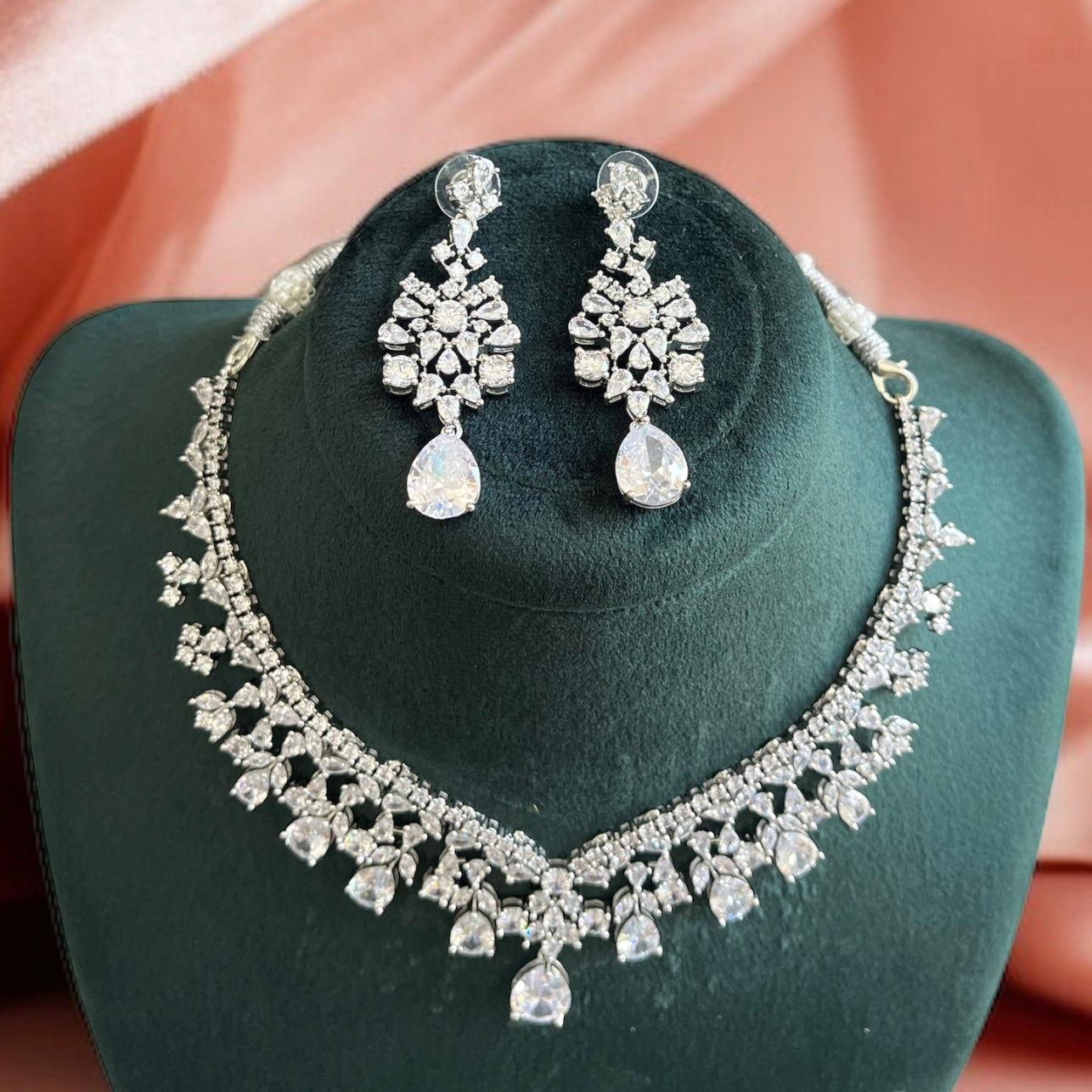White Stone AD Necklace Set
