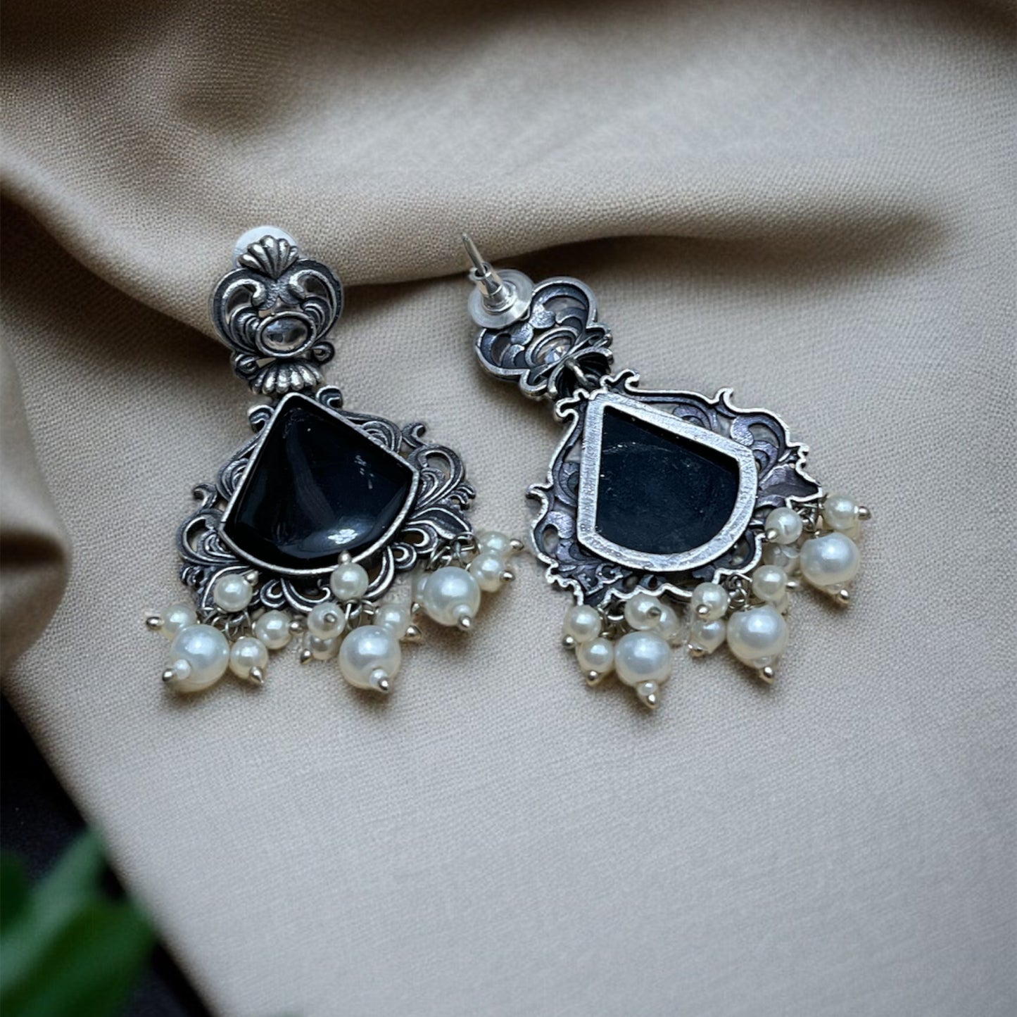 Janhvi Drop Earring