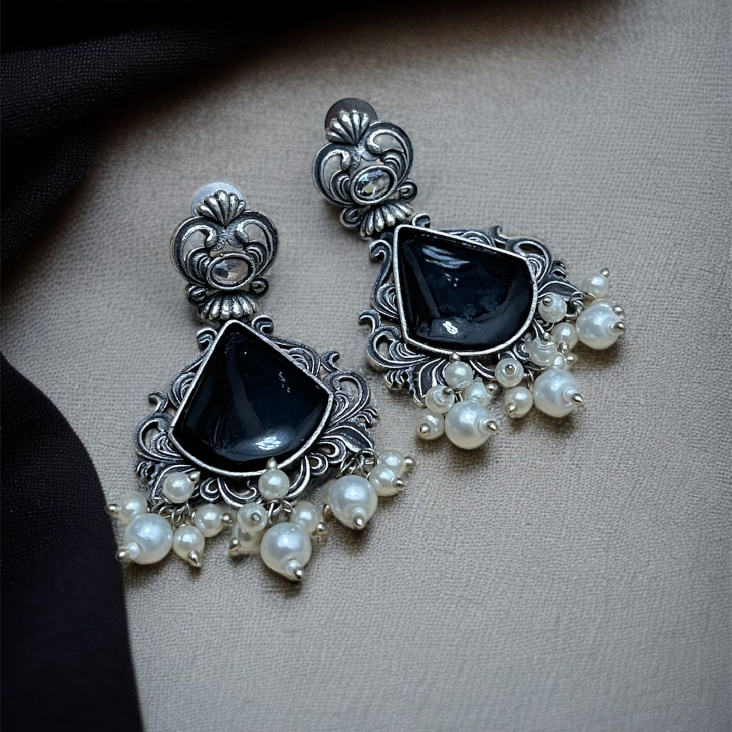 Janhvi Drop Earring