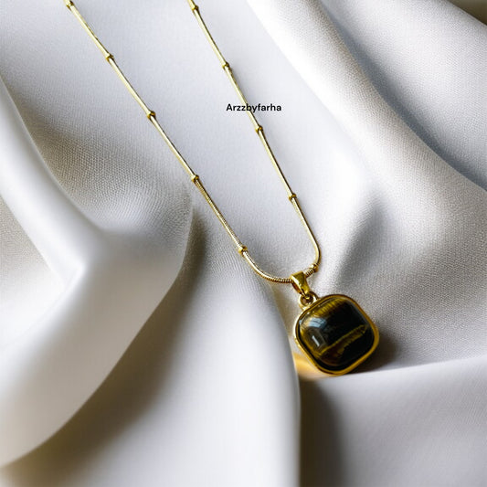 Brown Sqaure Shape Necklace