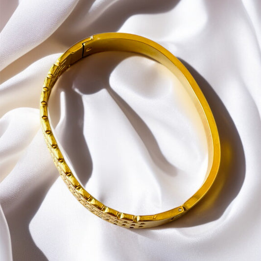 Gold Net Bangle Bracelet