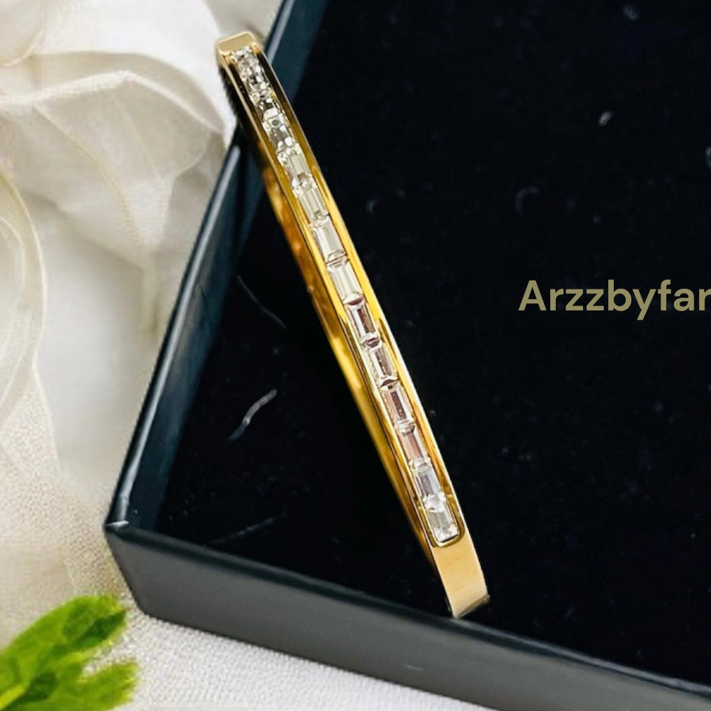 Luxe Gold Bangle Bracelet