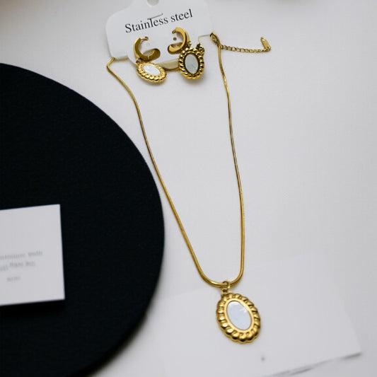 White Pendant Necklace Set