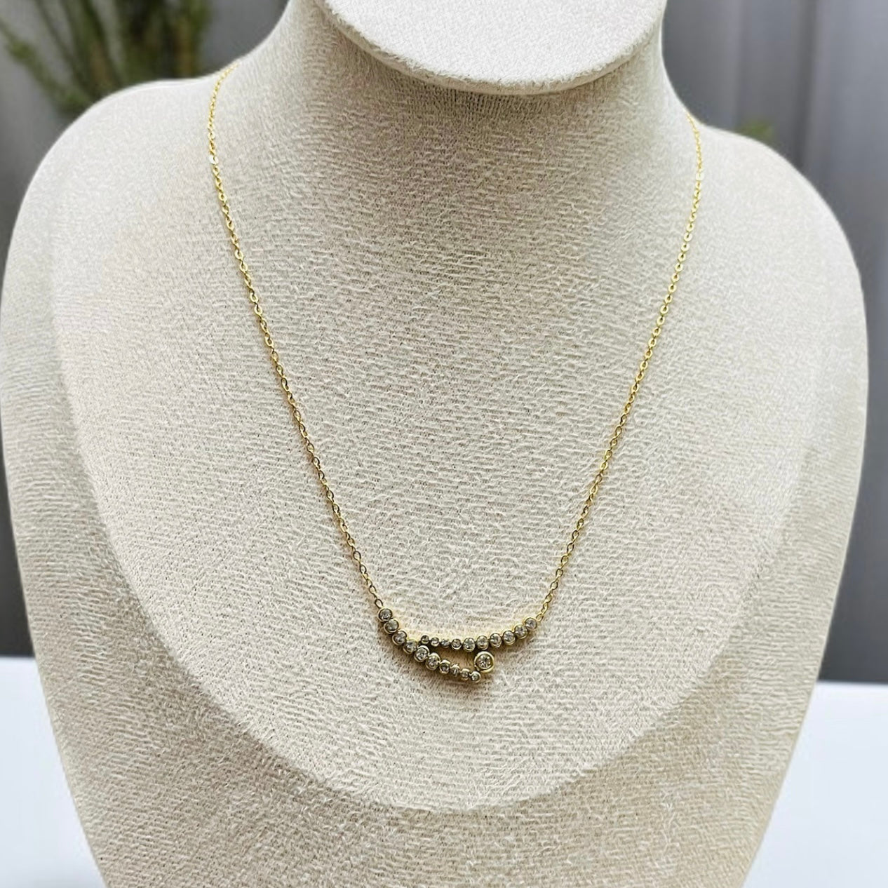 Crystal Stone Pendant Necklace
