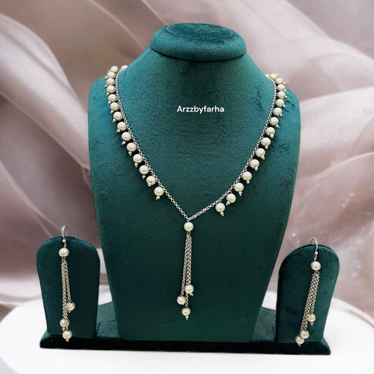 Mid Lenght Sleek Necklace Set