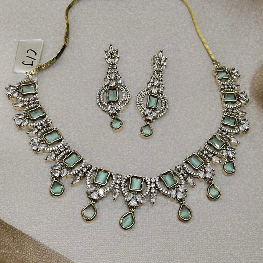 Mint Antique Polish Necklace Set