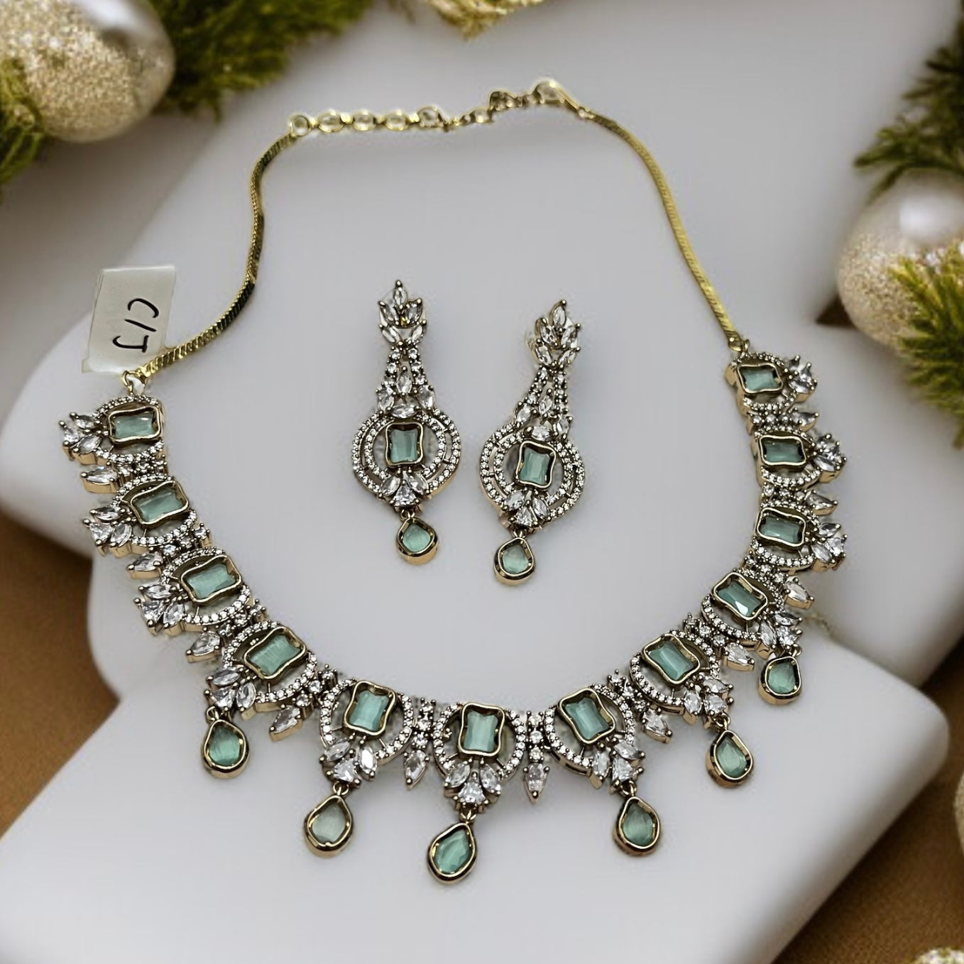 Mint Antique Polish Necklace Set