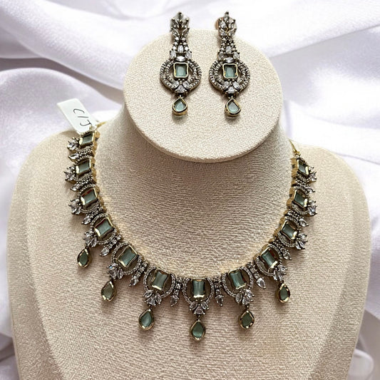 Mint Antique Polish Necklace Set