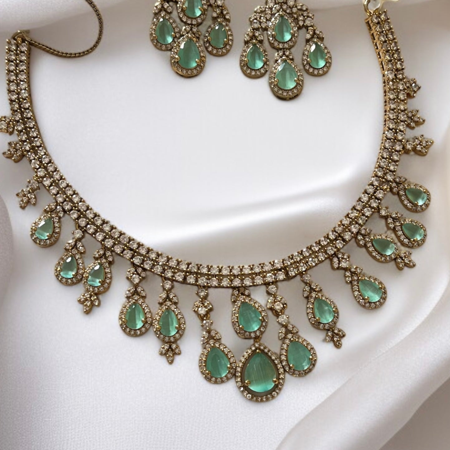 Mint AD Necklace Set