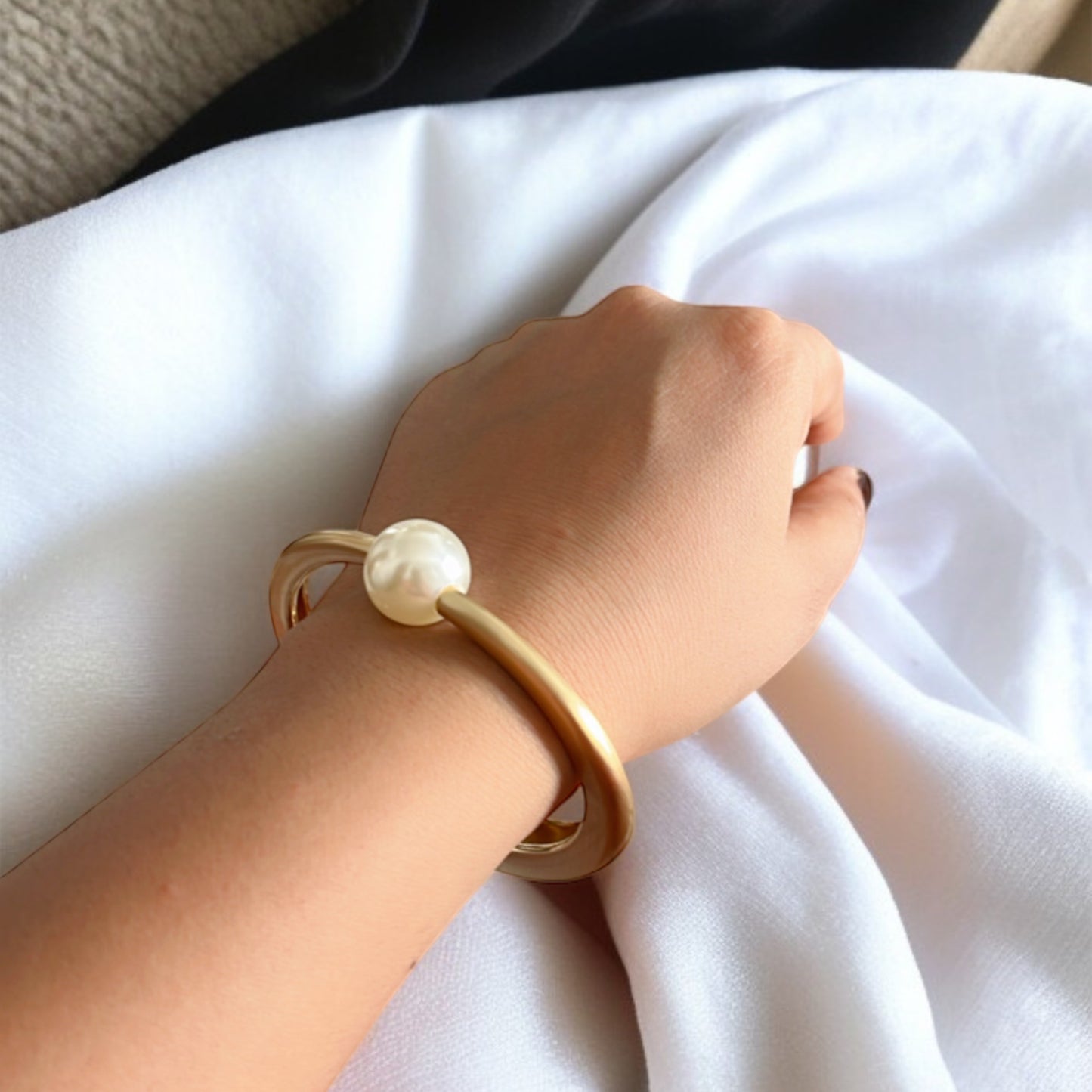 Matte Gold with White Pearl Bracelet