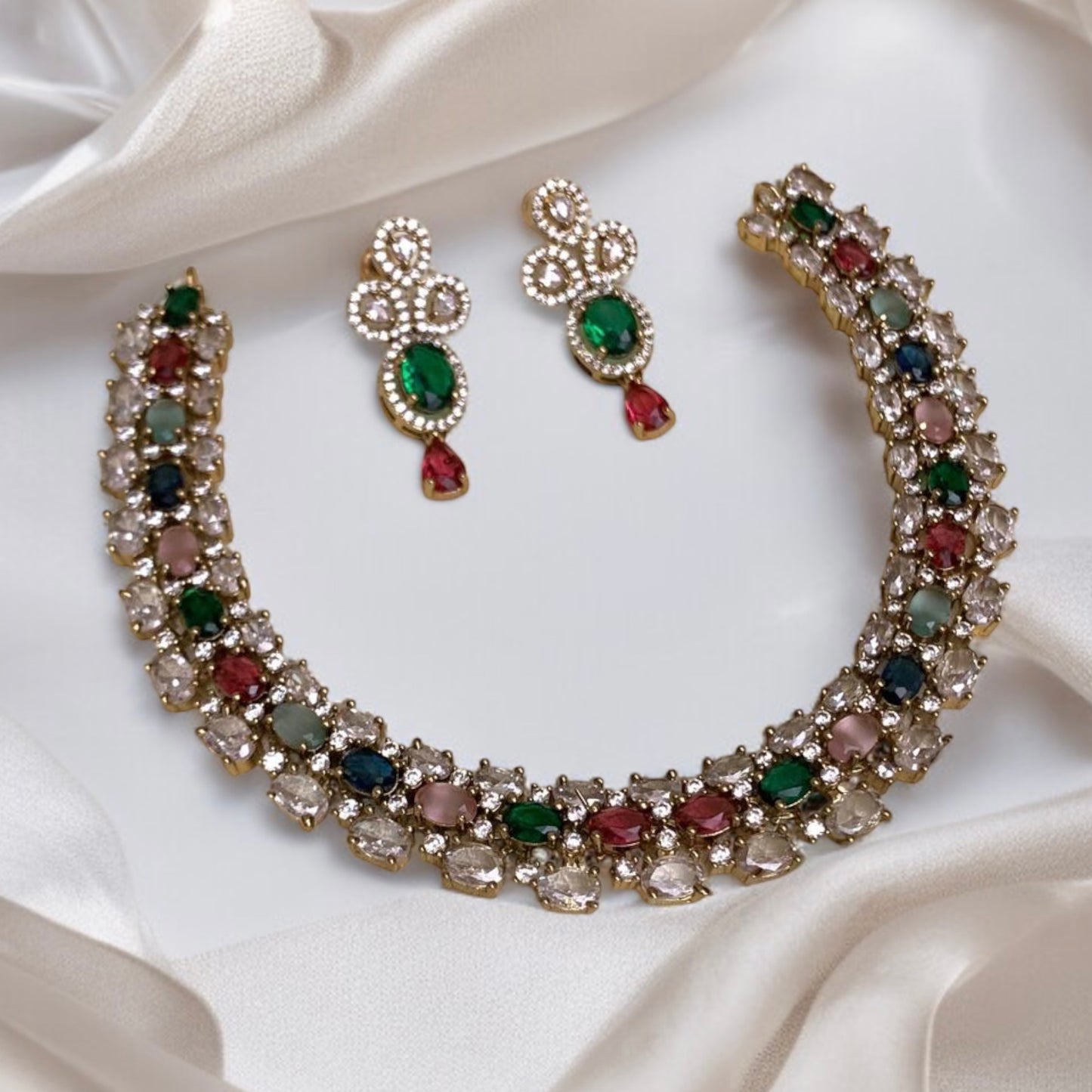 Multicolor Stone Necklace Set
