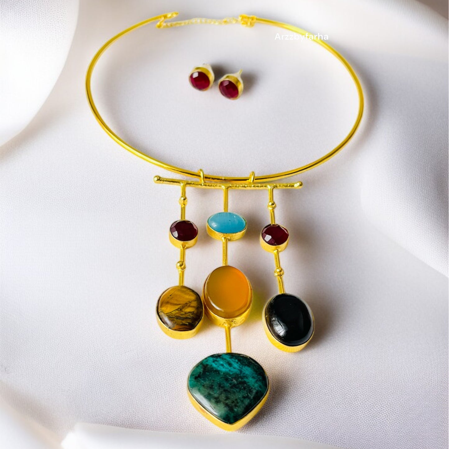 Multicolor Stone Hasli Necklace Set
