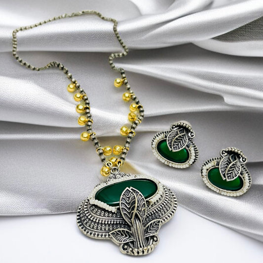 Green Stone Necklace Set