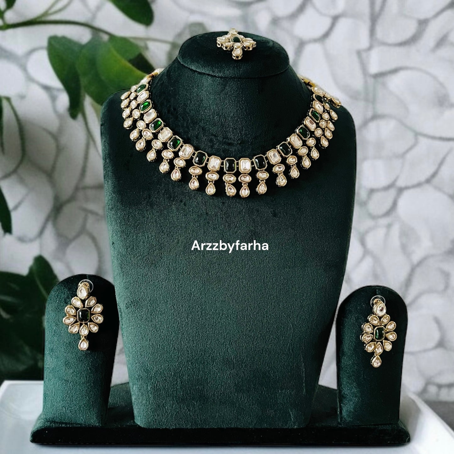 Green & White Stone Necklace Set