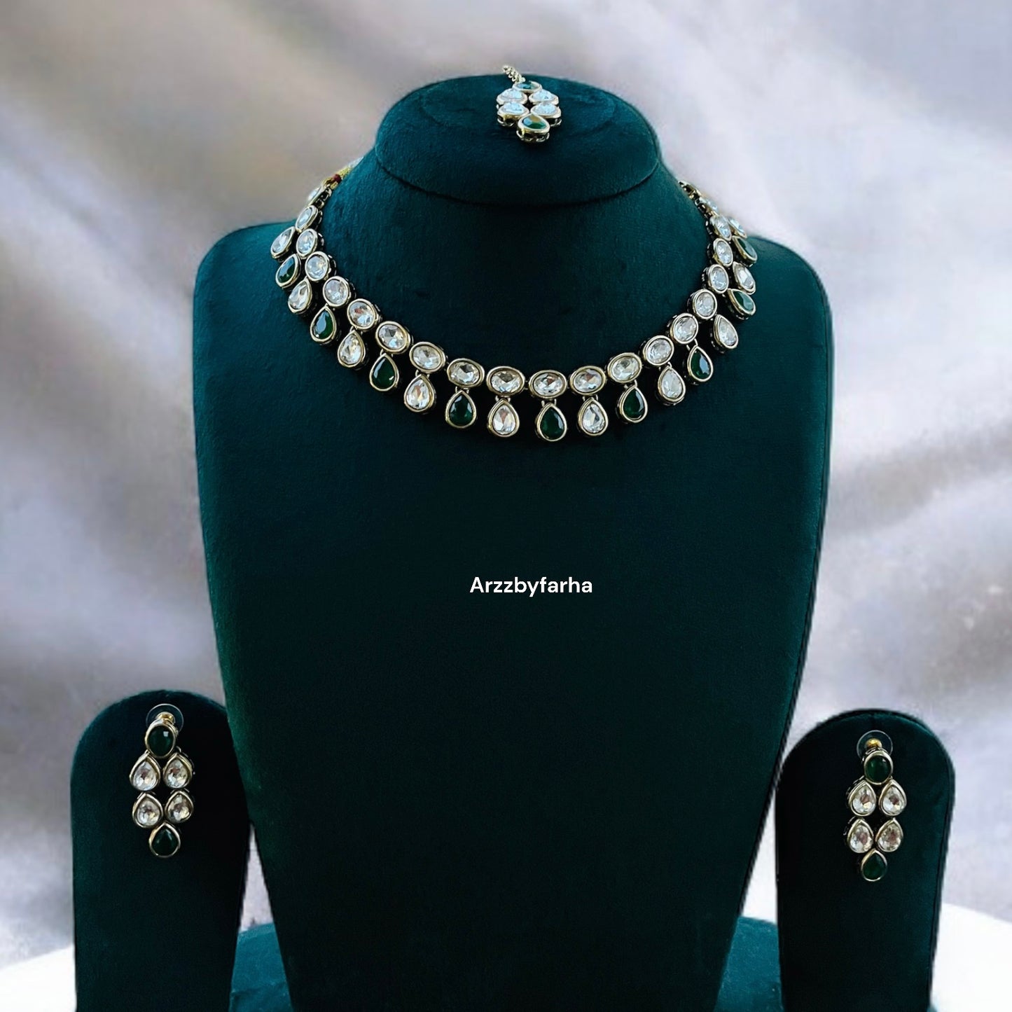 Green & White Stone Necklace Set